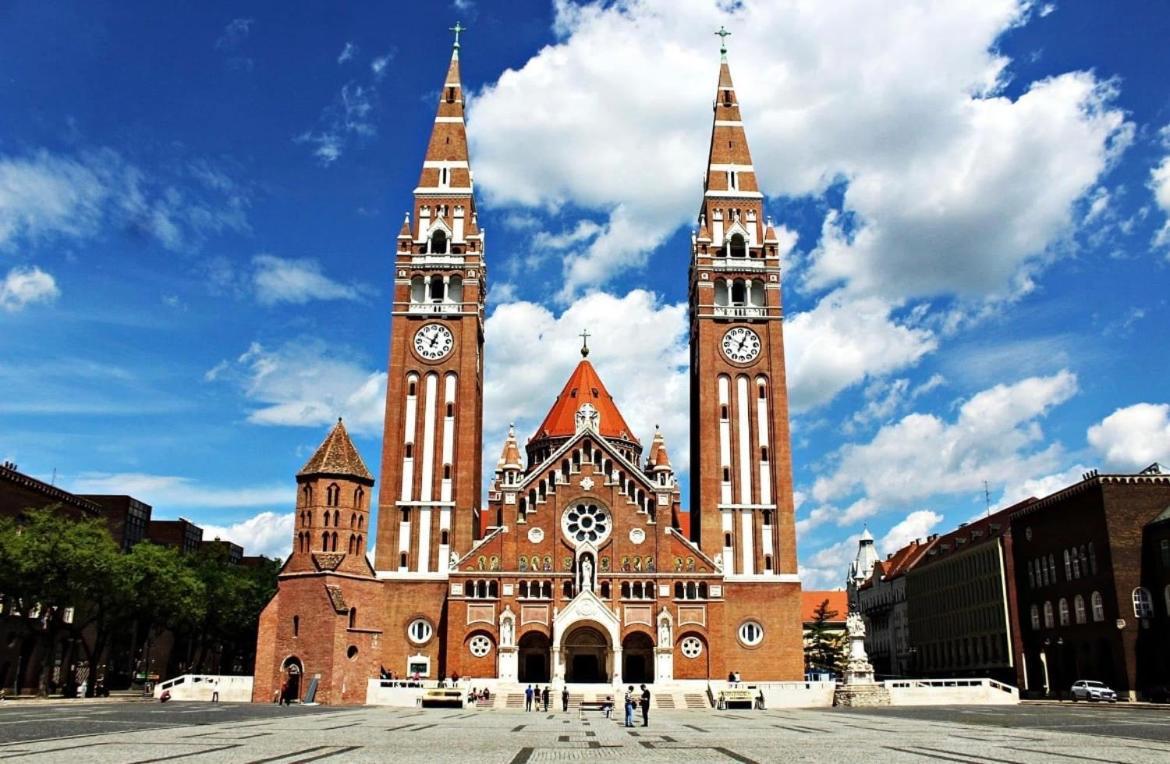 Downtown Dream Apartmans Szeged Ngoại thất bức ảnh